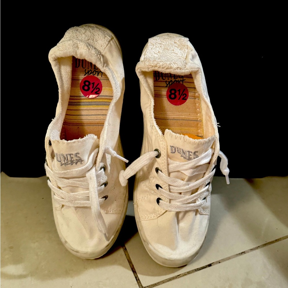 Dunes women shoes size 8.5